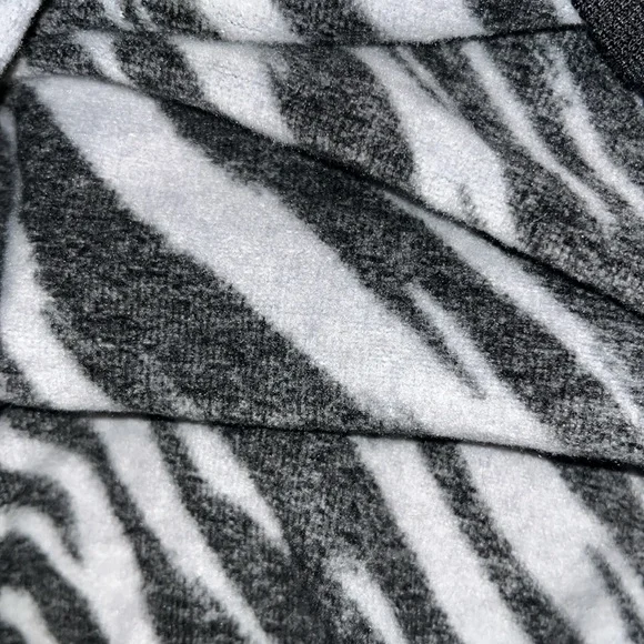 Nwt just be hoodie - Picture 6 of 8